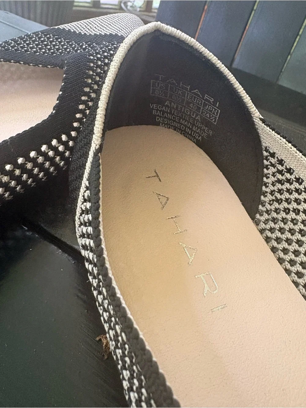 Tahari Black and White Knit Pointed-Toe slip on Antigua Flats Size 8.5